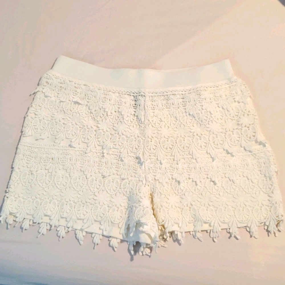 Crochet detail shorts